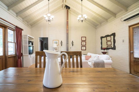 Thistle Hill Guesthouse - Walk To Many Wineries And Restaurants - Tourism Brisbane 30