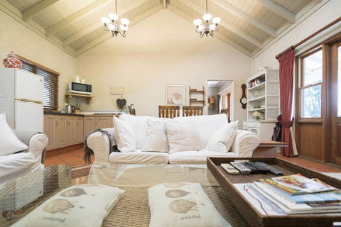 Thistle Hill Guesthouse - Walk To Many Wineries And Restaurants - Tourism Brisbane 29