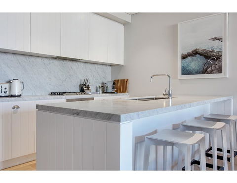 Oceanside Elegance At Superb Home Steps From Sand - Brisbane Tourism 2