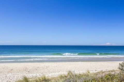 Beachfront 2 - Tourism Brisbane 2