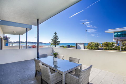 Beachfront 2 - Tourism Brisbane 0
