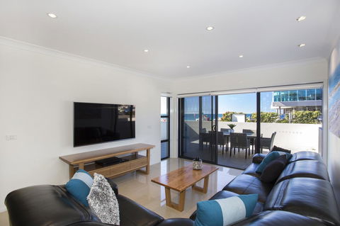Beachfront 2 - Tourism Brisbane 3