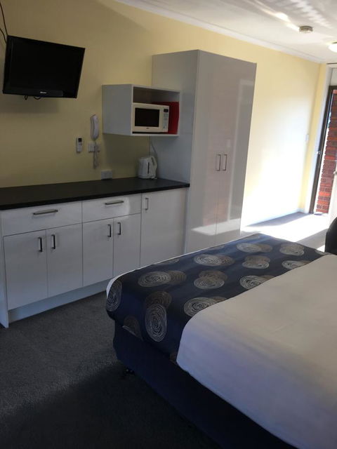 Pelican Motor Inn - Tourism Brisbane 1
