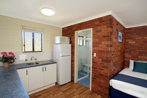 Pelican Motor Inn - Tourism Brisbane 36