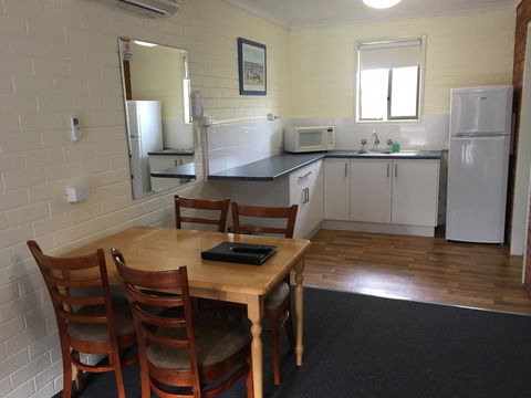 Pelican Motor Inn - Tourism Brisbane 13