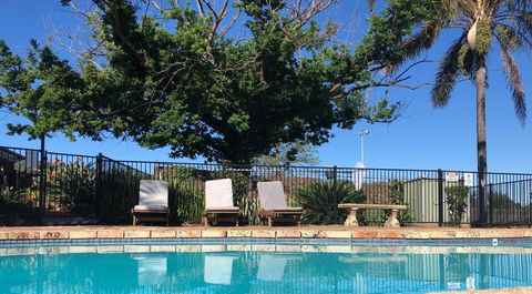 Hunter Oasis - Tourism Brisbane 0
