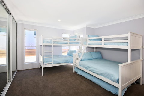 Neptune I Absolute Beachfront I Stunning Views - Brisbane Tourism 17