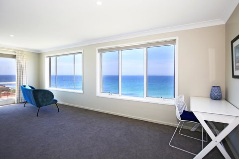Neptune I Absolute Beachfront I Stunning Views - Brisbane Tourism 12