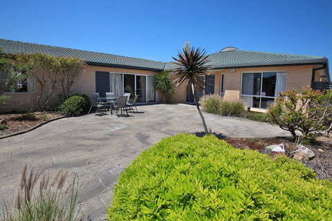 Neptune I Absolute Beachfront I Stunning Views - Brisbane Tourism 30