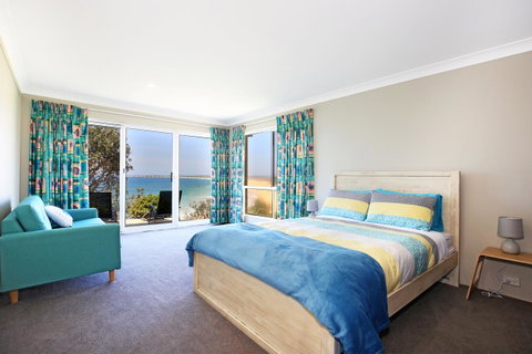 Neptune I Absolute Beachfront I Stunning Views - Brisbane Tourism 16