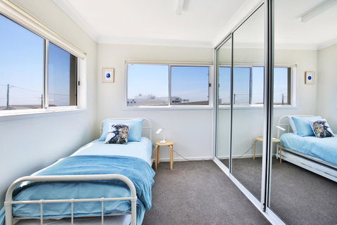 Neptune I Absolute Beachfront I Stunning Views - Brisbane Tourism 14