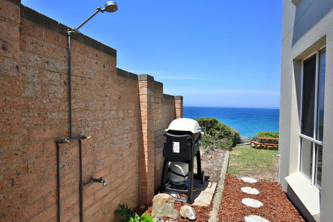 Neptune I Absolute Beachfront I Stunning Views - Brisbane Tourism 27