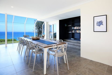 Neptune I Absolute Beachfront I Stunning Views - Brisbane Tourism 6