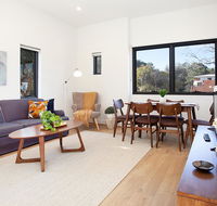 Stylish Apartment With Garage Near Bondi Beach - Tourism Brisbane