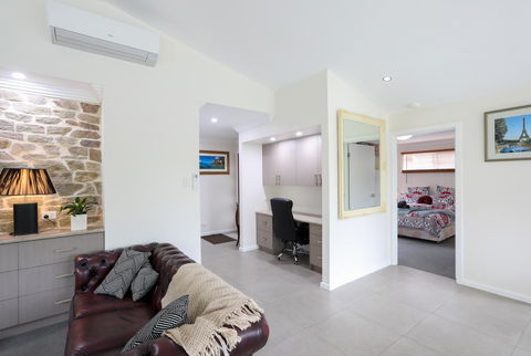 Armidale Cottage - House 2 - Tourism Brisbane 9