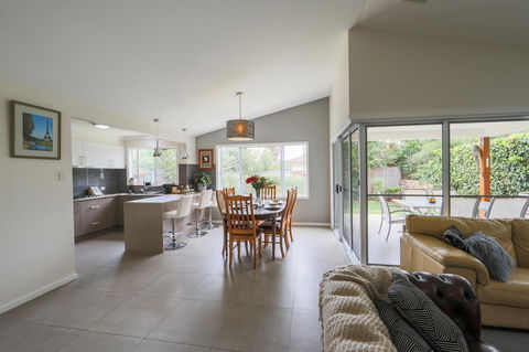 Armidale Cottage - House 2 - Tourism Brisbane 16