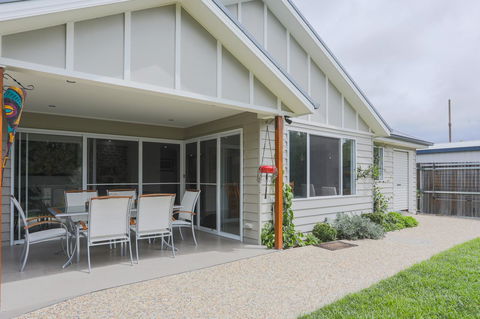 Armidale Cottage - House 2 - Tourism Brisbane 0