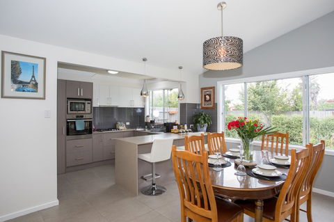 Armidale Cottage - House 2 - Tourism Brisbane 18
