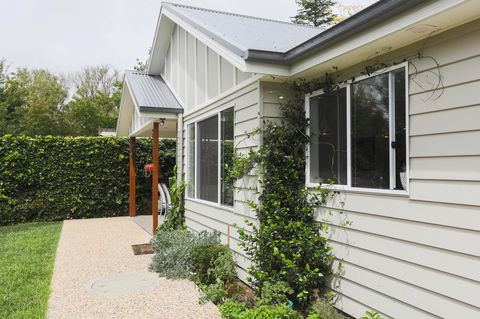 Armidale Cottage - House 2 - Tourism Brisbane 2