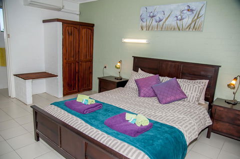 Sinclairs Country Retreat - Brisbane Tourism 24