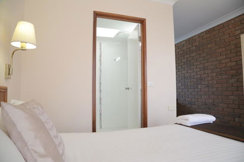 Sapphire Waters Motor Inn - Tourism Brisbane 31