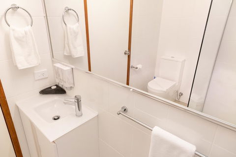 Sapphire Waters Motor Inn - Tourism Brisbane 2