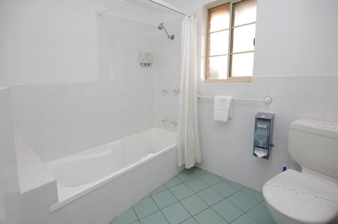 Sapphire Waters Motor Inn - Tourism Brisbane 18