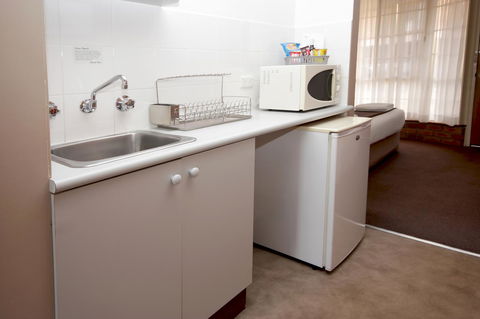 Sapphire Waters Motor Inn - Tourism Brisbane 19