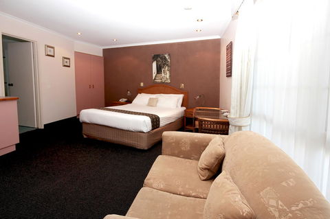 Sapphire Waters Motor Inn - Tourism Brisbane 6