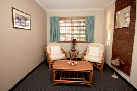 Sapphire Waters Motor Inn - Tourism Brisbane 14