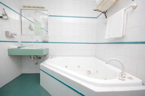 Sapphire Waters Motor Inn - Tourism Brisbane 7