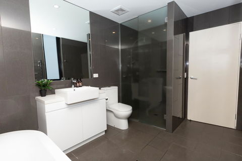 Brand New Executive Apartment - Tourism Brisbane 11