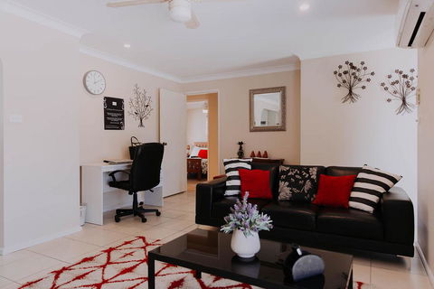 Central Wagga Self Catering Apartment - Tourism Brisbane 0