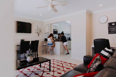 Central Wagga Self Catering Apartment - Tourism Brisbane 5