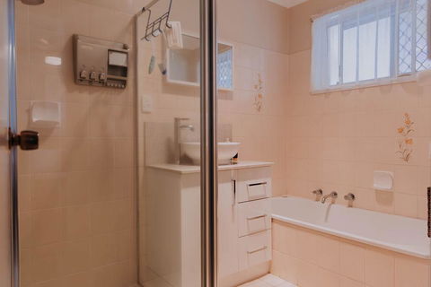 Central Wagga Self Catering Apartment - Tourism Brisbane 11