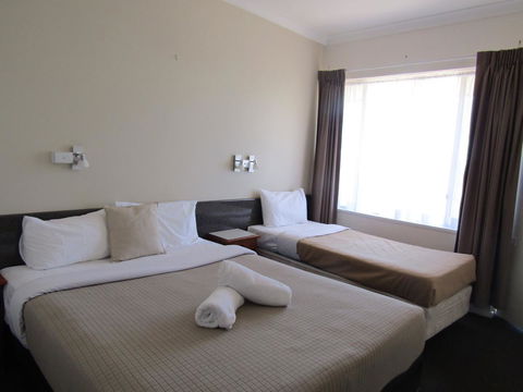 Allonville Gardens Motel - Tourism Brisbane 13