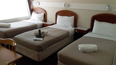 Allonville Gardens Motel - Tourism Brisbane 3