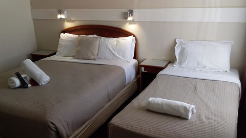 Allonville Gardens Motel - Tourism Brisbane 4