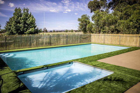 Allonville Gardens Motel - Tourism Brisbane 7