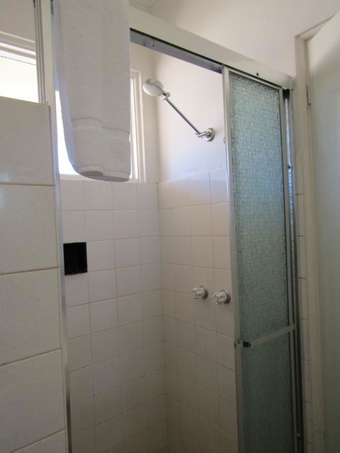 Allonville Gardens Motel - Tourism Brisbane 17