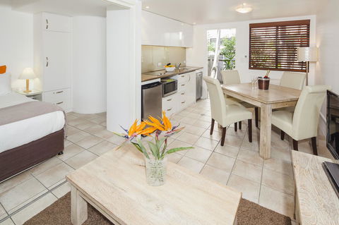 Julians Apartments - Tourism Brisbane 18