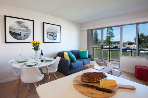 Waterview Beach Apartment - Brisbane Tourism 6