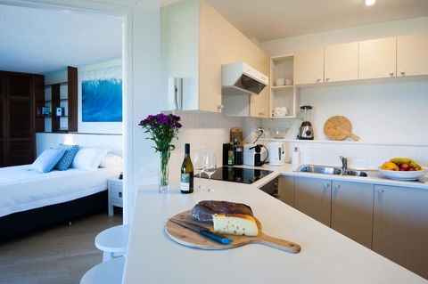 Waterview Beach Apartment - Brisbane Tourism 8
