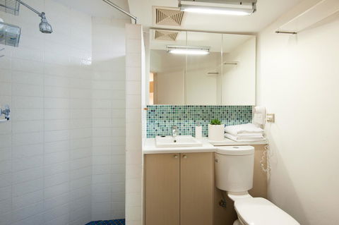 Waterview Beach Apartment - Brisbane Tourism 11