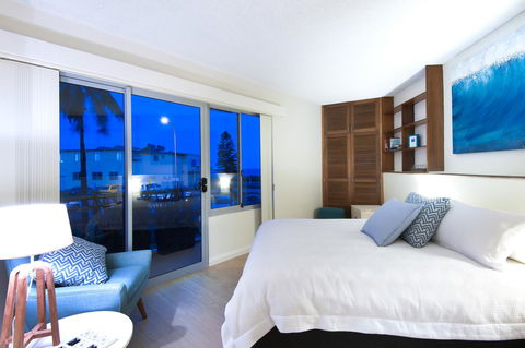 Waterview Beach Apartment - Brisbane Tourism 1