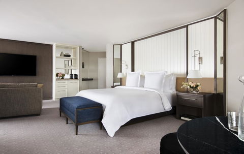 Four Seasons Hotel Sydney - Tourism Brisbane 2