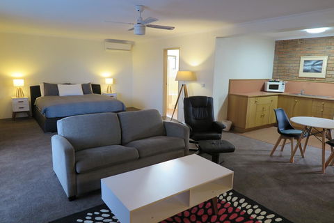 Summerhill Motor Inn - Tourism Brisbane 38
