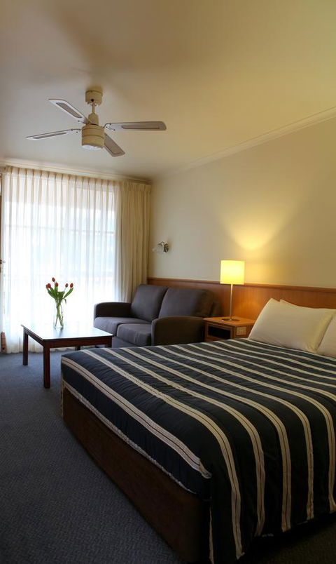 Summerhill Motor Inn - Tourism Brisbane 13