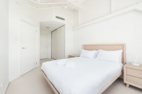 Waterfront Apartment On Sydney Harbour - Brisbane Tourism 10