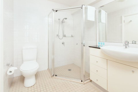 Waterfront Apartment On Sydney Harbour - Brisbane Tourism 3